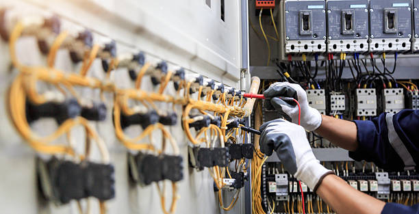Professional Electrician technician working in Valley Park, MO